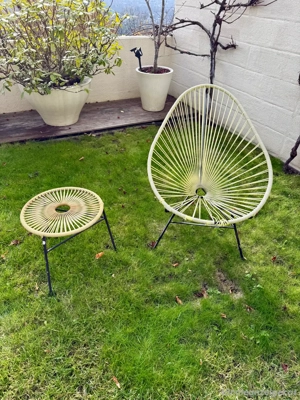 Originaler Acapulco-Chair und Beistelltisch Hocker