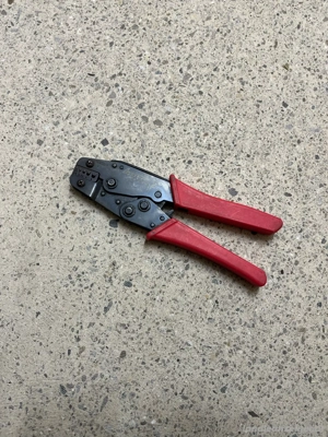 Presszange für Aderendhülsen