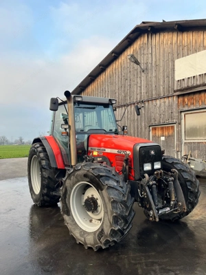 Massey Ferguson 4270 mit Hauer POM C130 Frontlader Bild 2