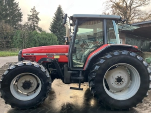 Massey Ferguson 4270 mit Hauer POM C130 Frontlader Bild 4