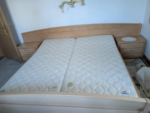 GRATIS - Doppelbett inklusive Nachtkästchen zu verschenken 
