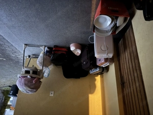 Zu verschenken in Hohenems, Koffer, abgelaufene Lebensmittel, schuhe, Geschirr etc