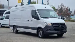 Mercedes-Benz  Bild 2