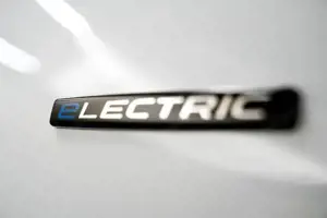 Mercedes-Benz eVito 112 Kasten Lang KAM SpurW SpurH LM Bild 6