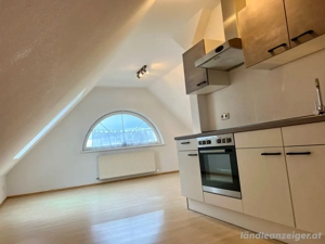 Mietwohnung 2 -Zi. DG Bild 2