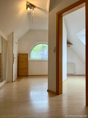 Mietwohnung 2 -Zi. DG Bild 3