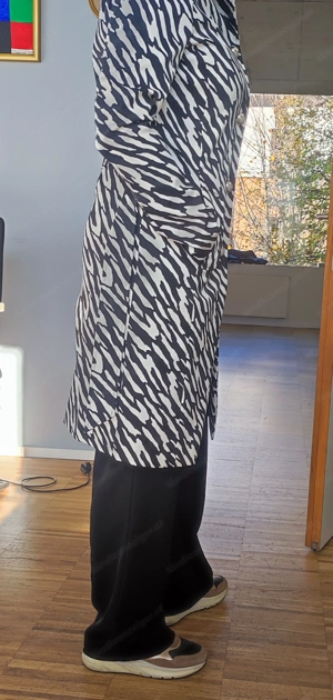 Schöner Zebra-Mantel zu verkaufen