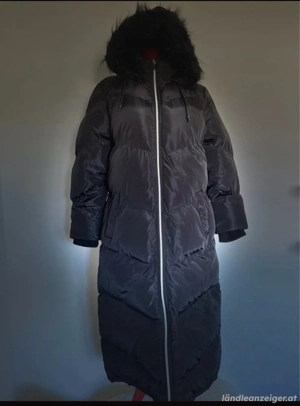 Schwarze Winterjacke