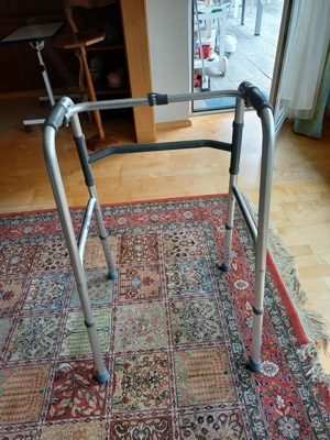 Gehbock klappbar Bild 2