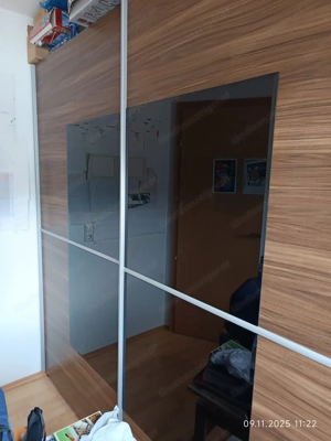 Großer Schiebetürenschrank - gratis