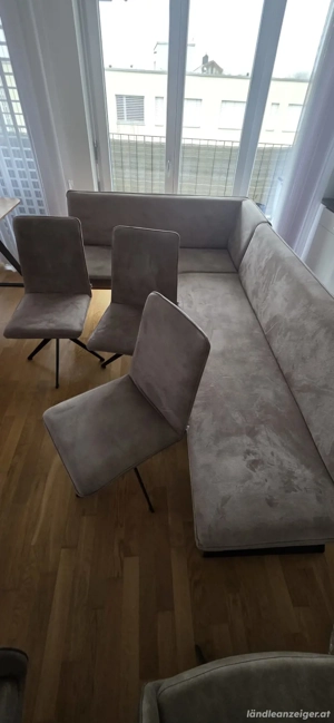 Eckbank mit 3 Stühlen