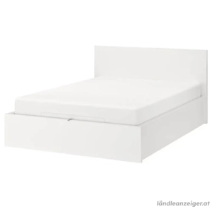 Bett mit Aufbewahrung