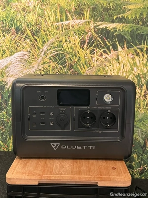 BLUETTI EB70 Powerstation 716Wh