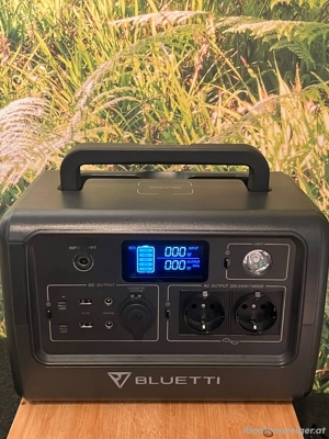 BLUETTI EB70 Powerstation 716Wh Bild 3