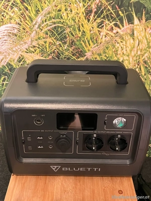 BLUETTI EB70 Powerstation 716Wh Bild 2