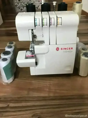 overlock 14SH654 inkl 3 x 4 Garne 