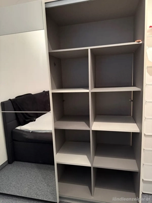 Kleiderschrank Bild 3