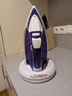 Bügeleisen mit Ladestation Bild 2