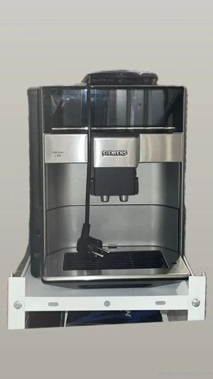 Siemens EQ.6 Plus s500 Kaffeevollautomat   neuwertig   inkl. Milchbehälter & Reinigungstabs