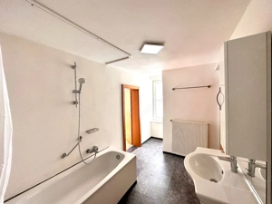 Wohntraum im Zentrum von Feldkirch: 3-Zimmerwohnung mit Stil und Geschichte! Bild 9