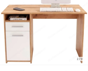 Schreibtisch laut Fotos 