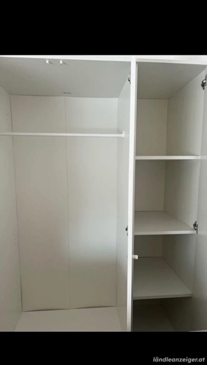 Kleiderschrank