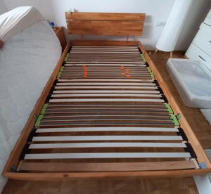 Bettgestell aus Massiv Holz + Lattenrost 140 200