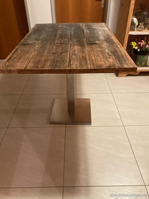 Altholztisch mit Edelstahlfuß