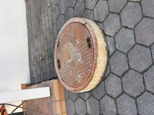 Kanaldeckel zur Abholung 