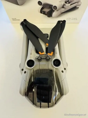 DJI Mini 3 Pro - Fly More Combo, Drohne mit Fernsteuerung, 3 Akkus, viel Zubehör Bild 5