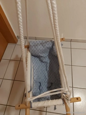 Babyschaukel aus Holz