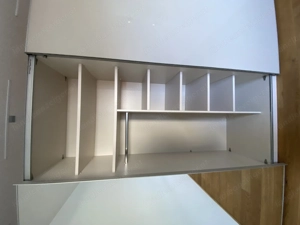 Kleiderschrank mit Schwebetüren