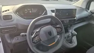 Peugeot Partner Tepee Bild 8