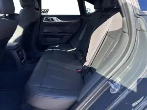 BMW i4 xDrive40 Gran Coupe G26 XE2 M Sportpaket DAB Bild 3