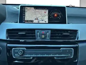 BMW X1 xDrive18d DAB-Tuner // Sitzheizung Fahrer/Beifahrer // Driving Assistant Bild 8