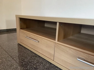 TV-Schrank Bild 2