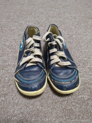 Schuhe Kinder Größe 25