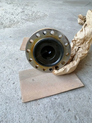 Baumaschinenersatzteil