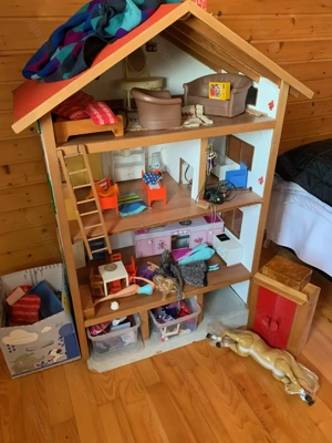 Grosses Puppenhaus, Räume sind beleuchtbar Bild 1