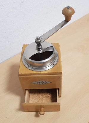 Vintage Kaffeemühle, Mokka Mühle, KYM, Holz mit Handkurbel, Art Deco, Mahlwerk funktionsfähig Bild 2