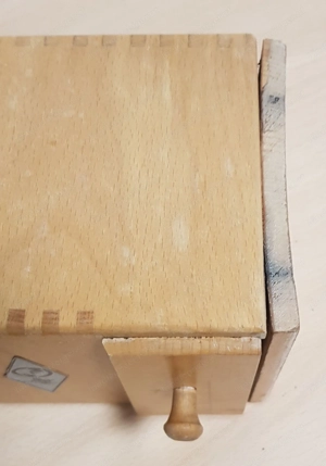 Vintage Kaffeemühle, Mokka Mühle, KYM, Holz mit Handkurbel, Art Deco, Mahlwerk funktionsfähig Bild 3