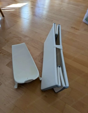 Stokke Faltbare Badewanne mit Neugeborenen Einsatz Bild 2