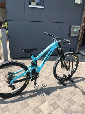 Downhill-Bike Bild 2