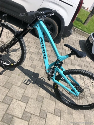 Downhill-Bike Bild 3