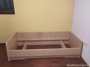 Einzelbett helles Holzfurnier zu verschenken  Bild 2