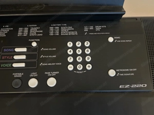 Yamaha EZ-220 Keyboard Bild 5