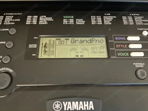 Yamaha EZ-220 Keyboard Bild 3