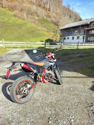 Beta 50 track 2020 black