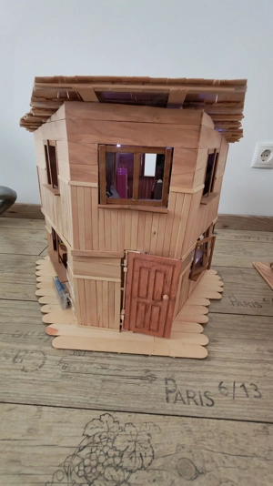 Selbst gebasteltes Miniaturhaus