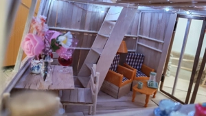 Selbst gebasteltes Miniaturhaus 